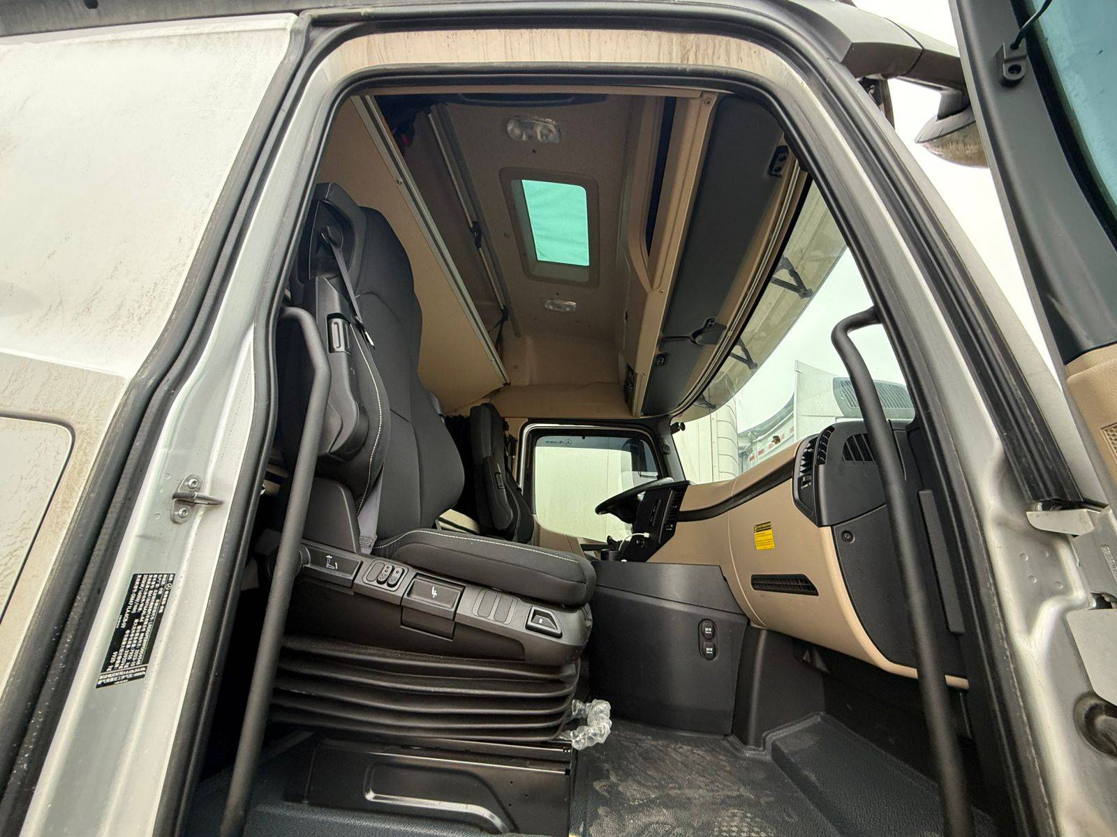 Mercedes-Benz Actros 1848 LS Лот 000008155