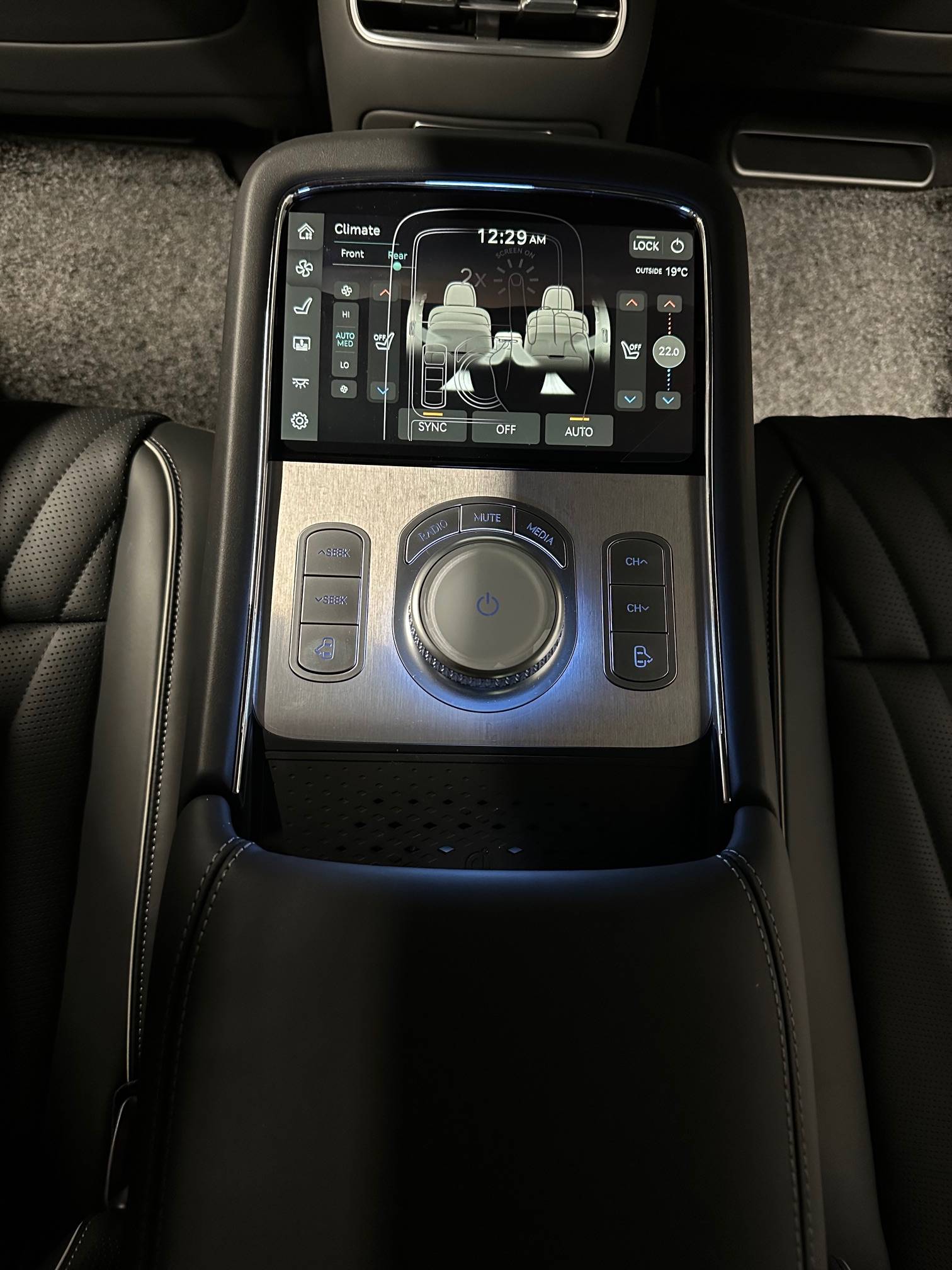 Genesis G90 Premium Collection 3.5 T-GDI 8AT AWD